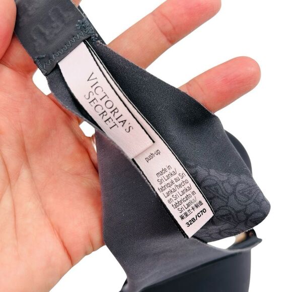 Victoria’s Secret dark gray padded push up bra with V detail size 32b - Picture 4 of 4